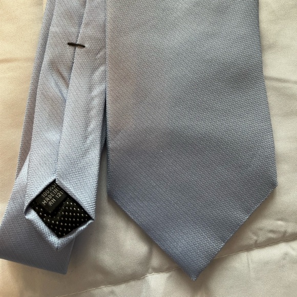Baby blue tie - Picture 1 of 3